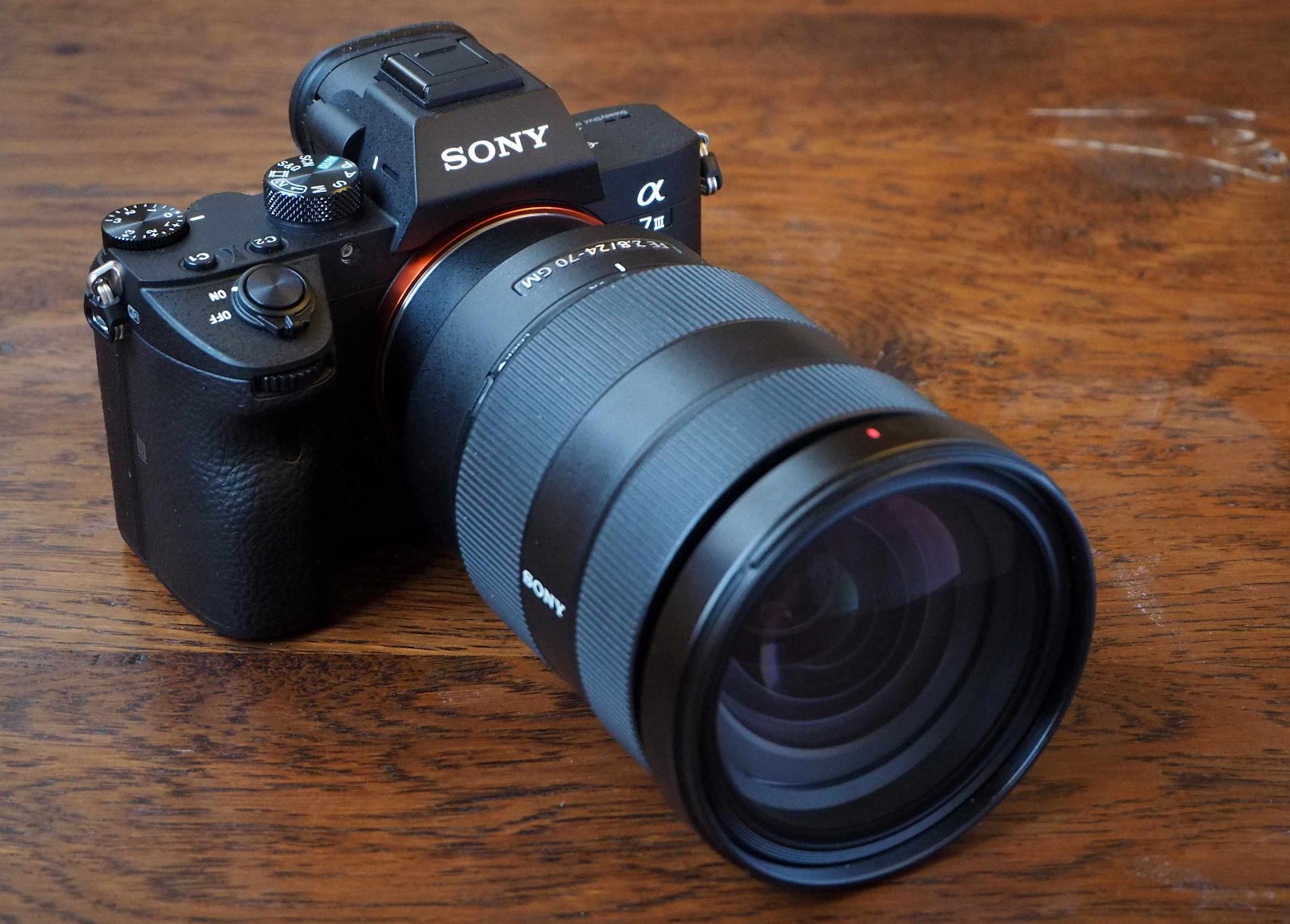 Máy ảnh chụp sự kiện Sony Alpha a7III